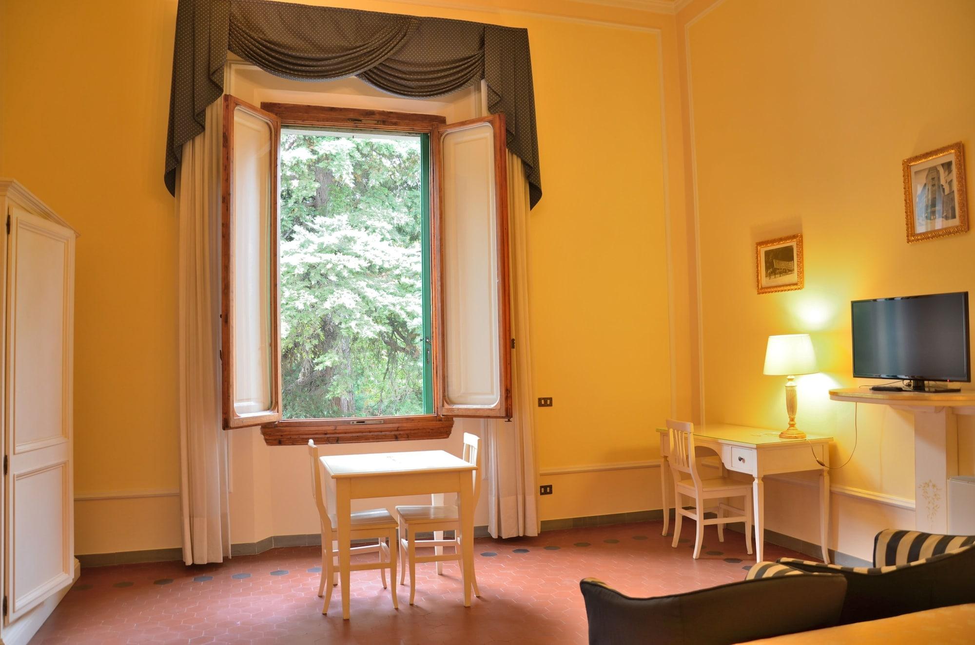 Apartahotel Michelangiolo 3*