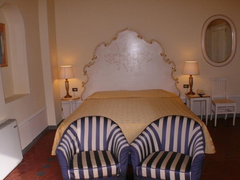 Michelangiolo Apartahotel 3*