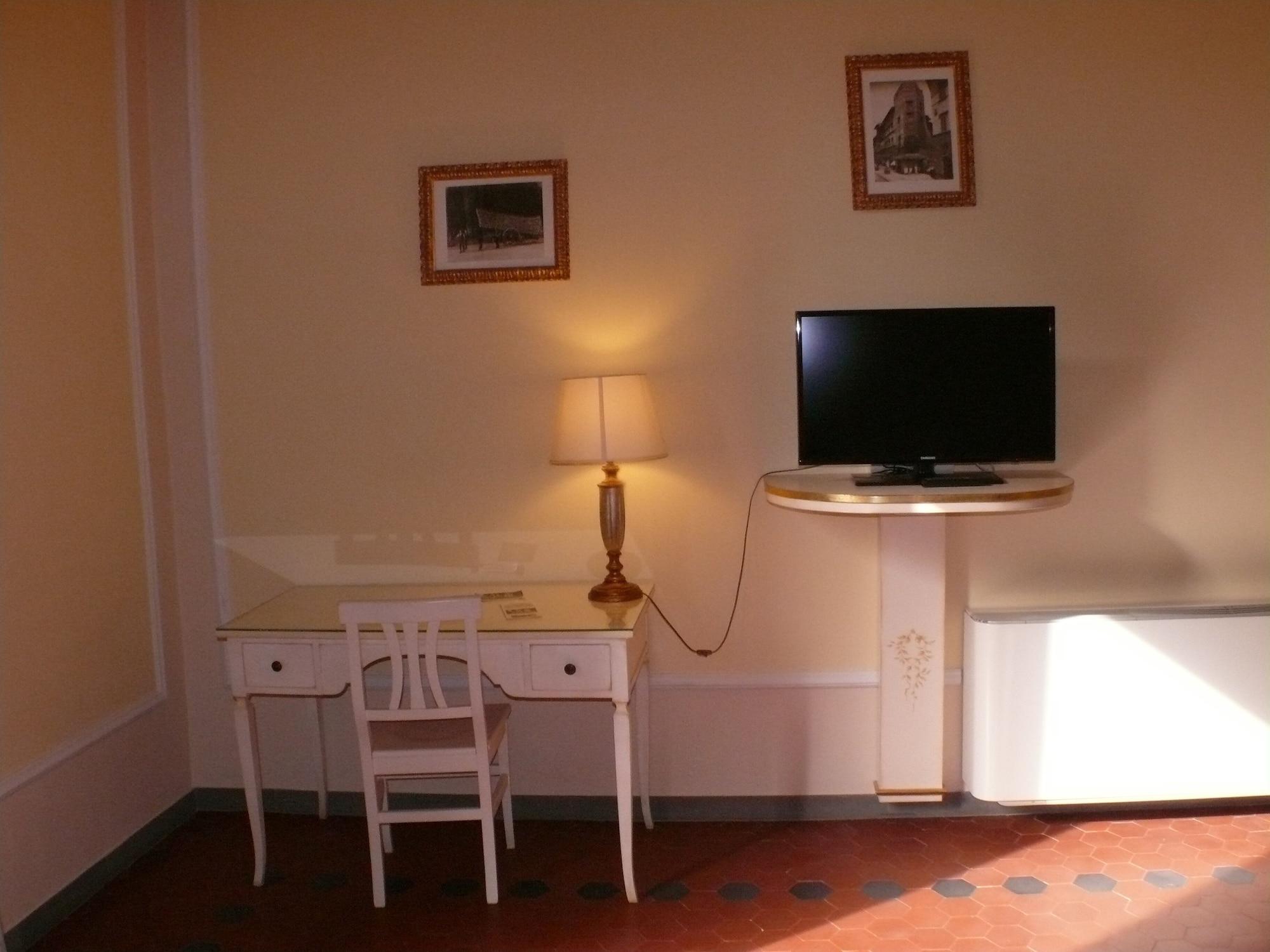 Michelangiolo Apartahotel