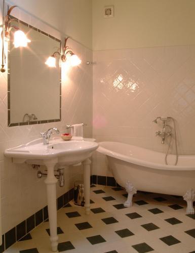 Michelangiolo Apartahotel