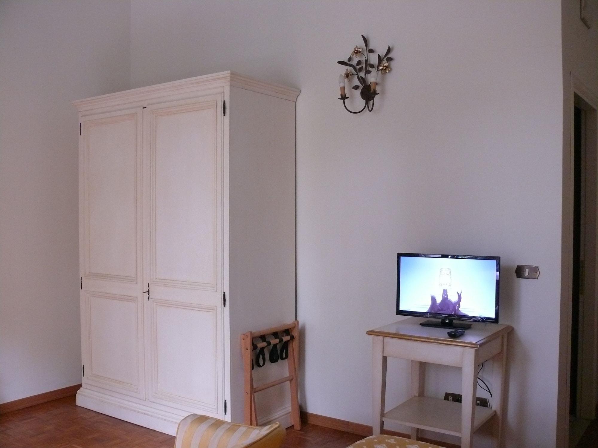 Michelangiolo Apartahotel 3*